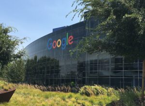 Googleplex_HQ_cropped-300x219 गूगल की कहानी: एक डिजिटल क्रांति की यात्रा